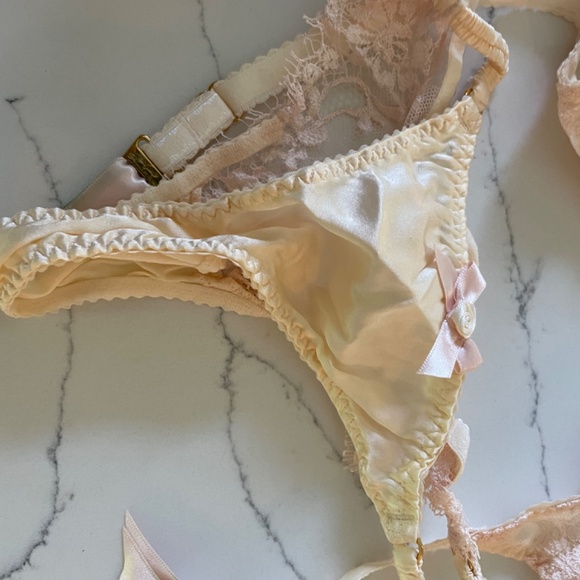 Agent Provocateur satin lace corset and panties - Picture 5 of 8